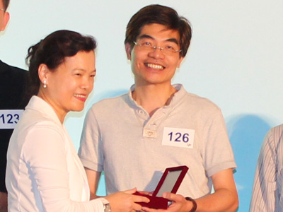 創設系蔡錫鐃老師以「衝床曲柄軸發電裝置」榮獲金牌獎