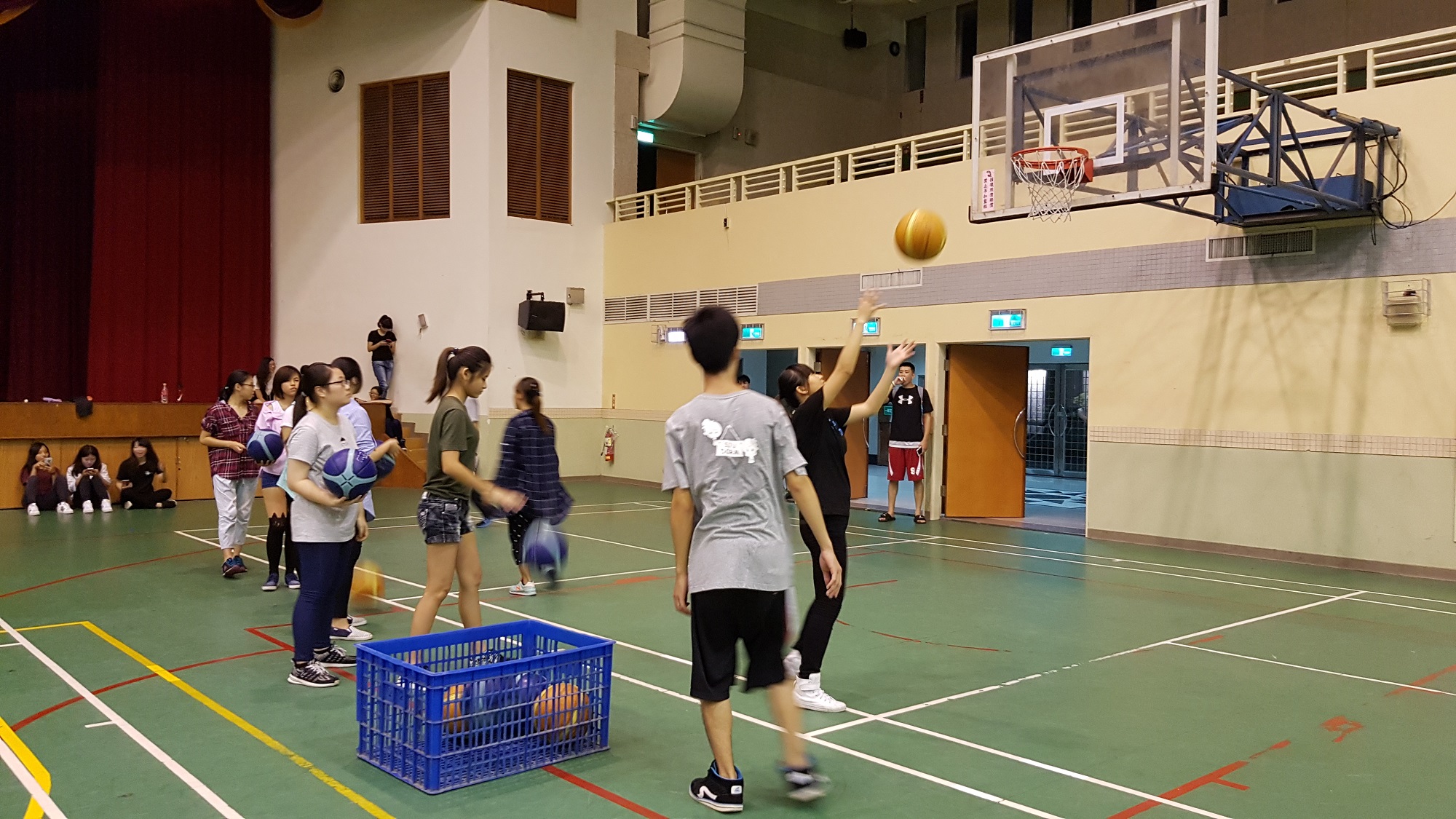 住宿同學踴躍參加宿舍盃趣味籃球賽
