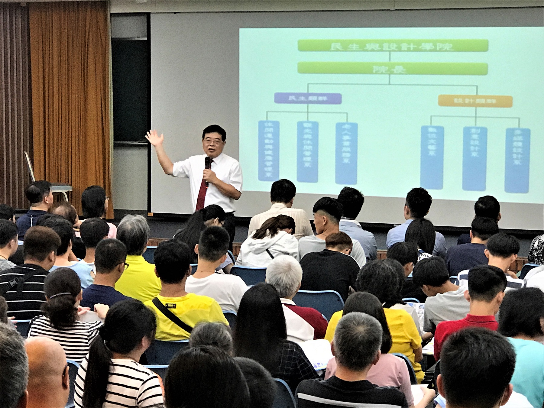 徐祥禎副校長說，聖約翰不僅開設人工智慧應用學分學程，積極發展AI特色，更重視學生國際力的培養