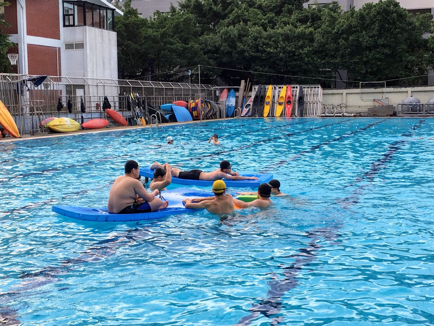 歡迎踴躍使用聖約翰科大泳池及場館，並透過游泳得到各項益處，健全身心靈