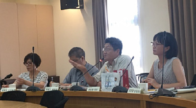 民設學院陳智湧院長（右二）支持校方建置日間照護中心的規劃。