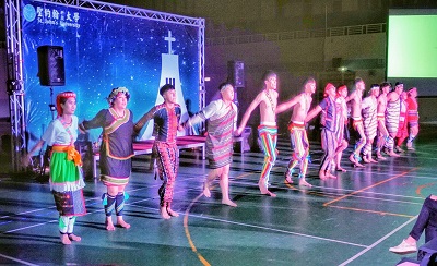 原住民族傳統樂舞與現代舞結合，展現文化創新下的力與美舞蹈。
