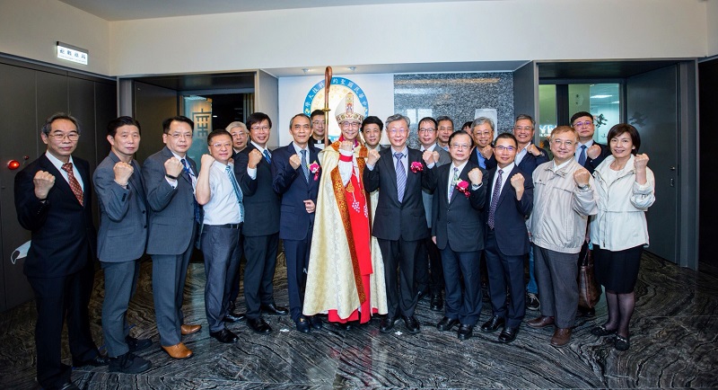 中華民國聖約翰科技大學校友總會全球校友服務處揭牌啟用，將為7萬多名聖約翰科大及新埔工專校友服務。
