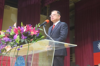 黃宏斌校長致詞期許同學學習獨立，開創自己的前途。