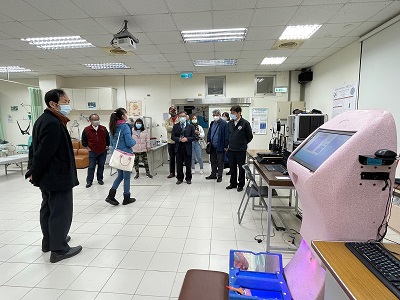 台灣輔助醫學醫學會一行人參觀休閒運動與健康管理系的步態暨動作診斷實驗室。 