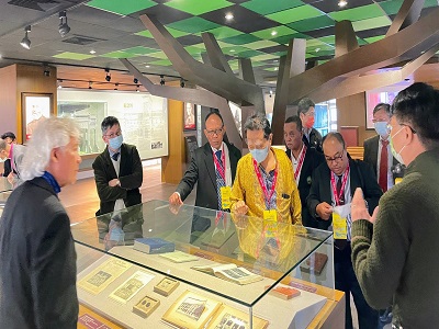 印尼教育參訪團參觀上海聖約翰大學校史典藏暨研究中心（約史中心）。