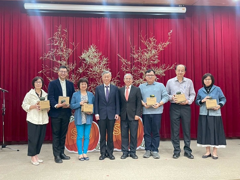 聖約翰科大以南瓜與竹子寓意 傳承永續與成長精神