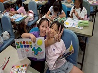  一張卡片寫下愛　聖約翰科大三好活動暖童心