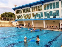 【新埔／聖約翰老相片說故事-11】新埔學生必須游完50公尺的倬雲游泳池